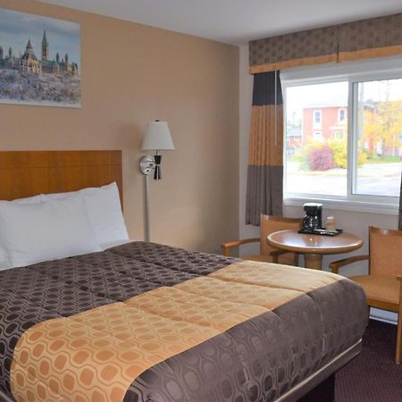 Knights Inn Arnprior Luaran gambar