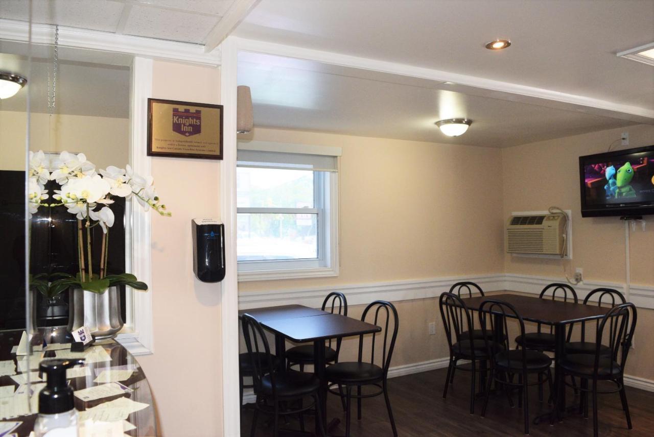 Knights Inn Arnprior Luaran gambar