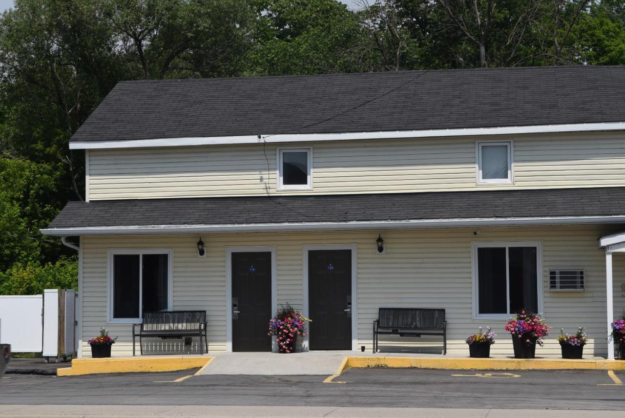 Knights Inn Arnprior Luaran gambar