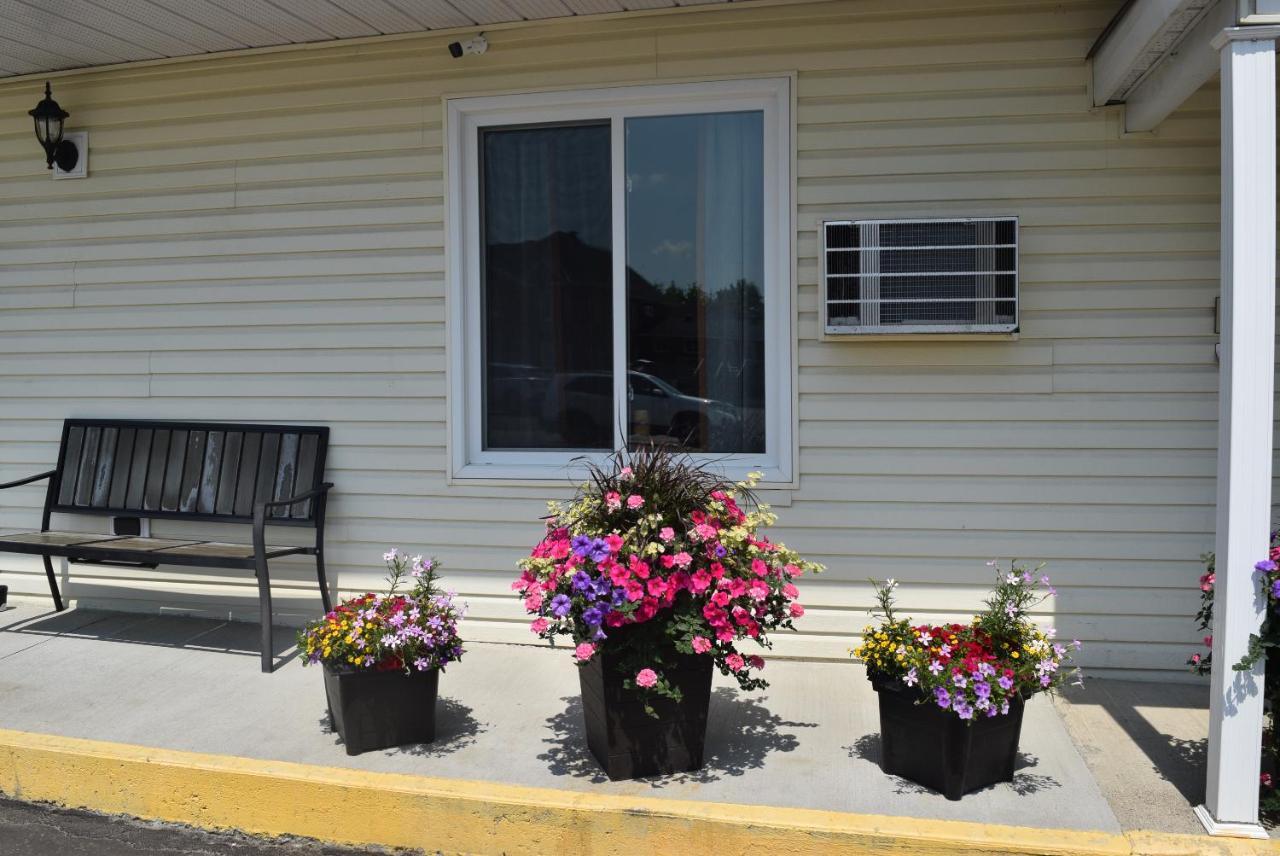 Knights Inn Arnprior Luaran gambar