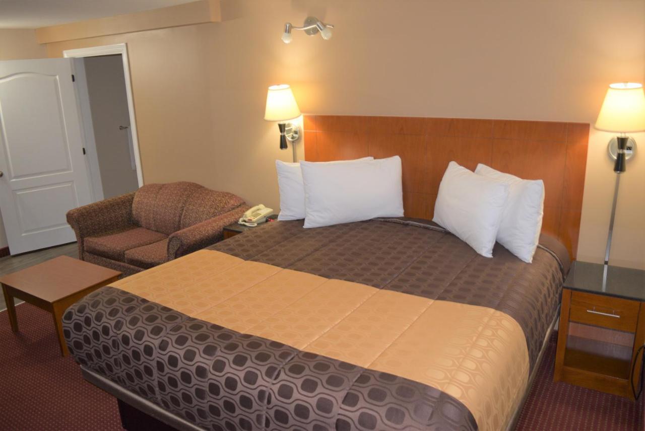 Knights Inn Arnprior Luaran gambar