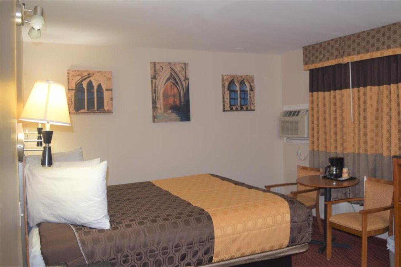 Knights Inn Arnprior Luaran gambar